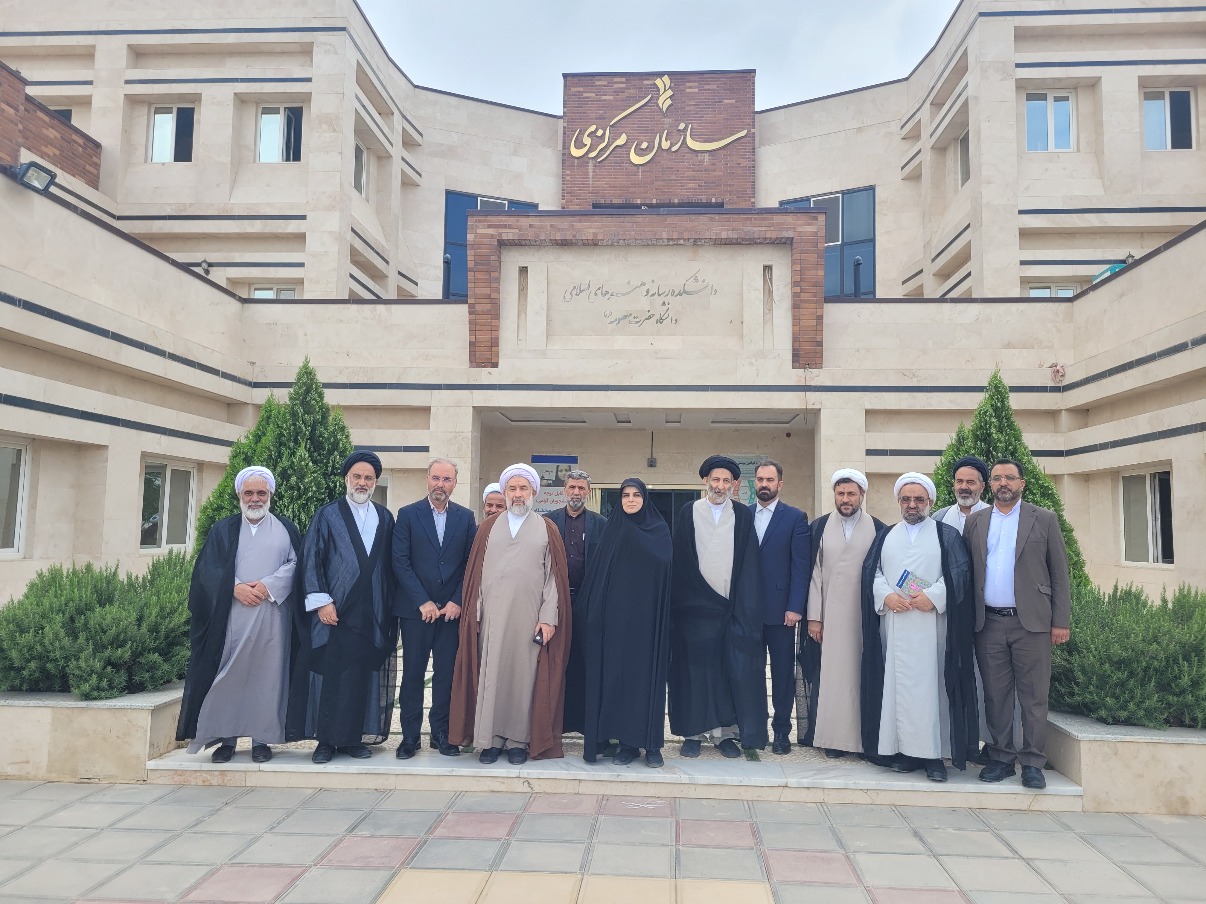 دیدار رئیس جامعه المصطفی با رییس دانشگاه حضرت معصومه)س(